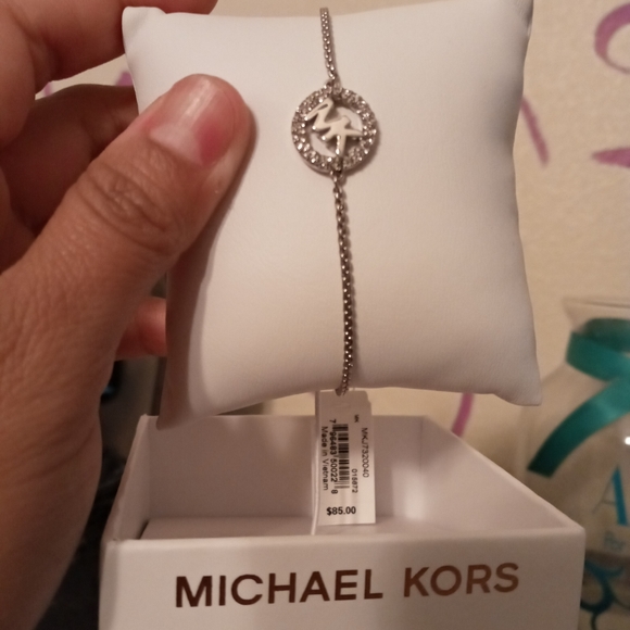 pulsera y aretes MK - Picture 2 of 4